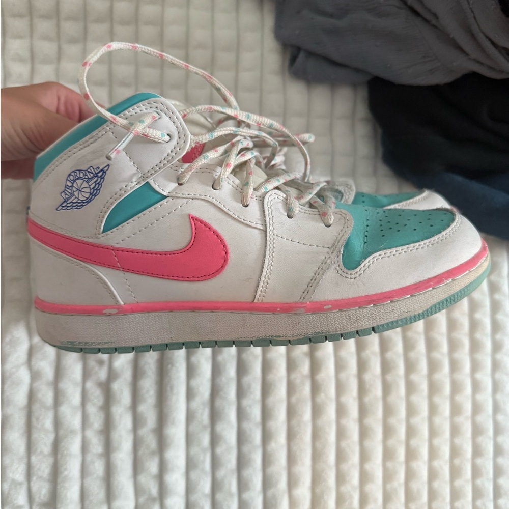 Air Jordan 1 Mid GS "Digital Pink"